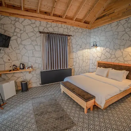 Pino Mar Luxury Bed & Breakfast 4*